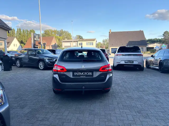 Peugeot 308 view 5