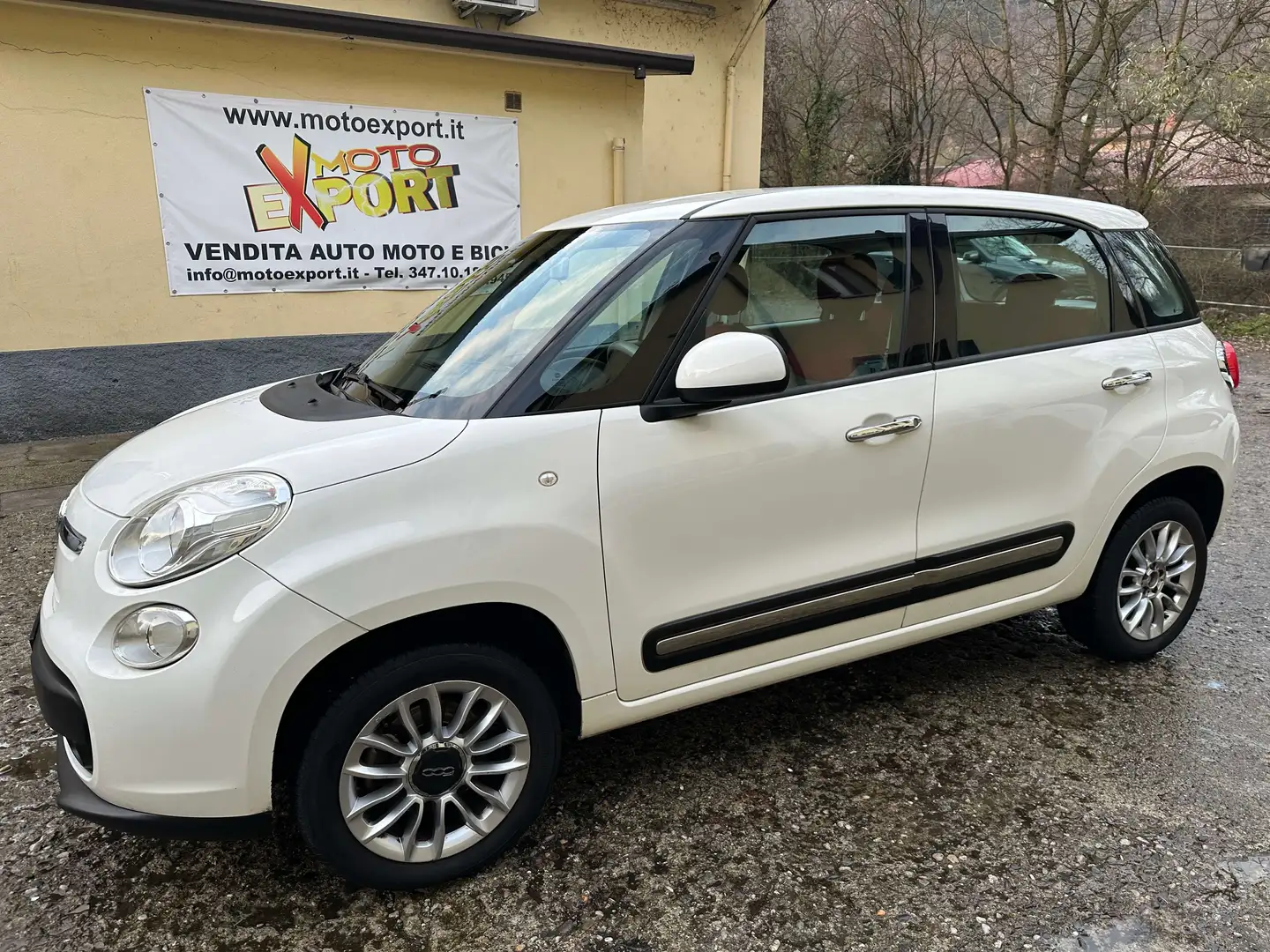 Fiat 500L 0.9 t.air t. natural power Lounge 80cv Weiß - 1