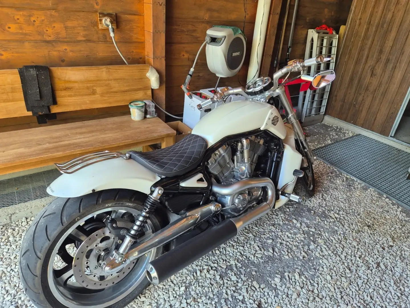 Harley-Davidson V-Rod Fehér - 2