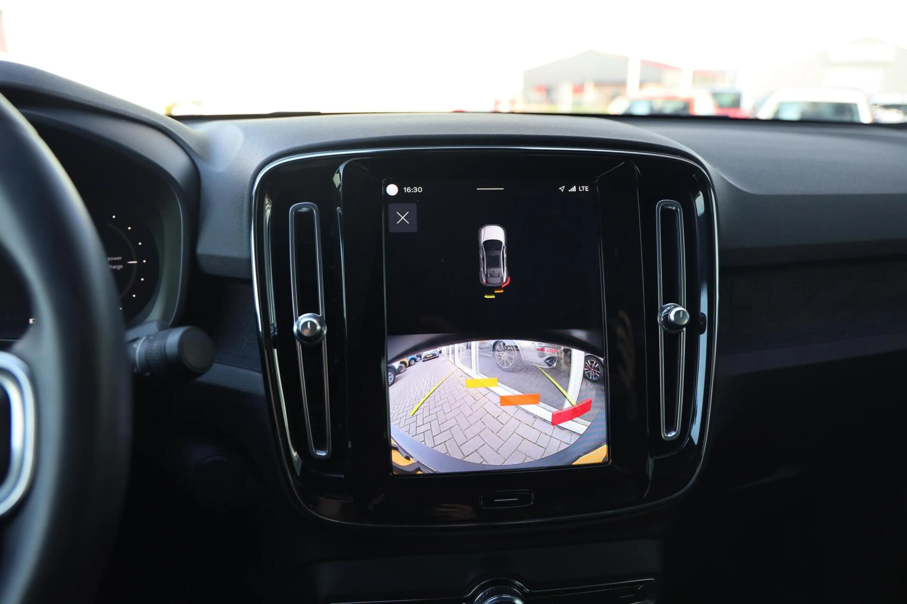 Volvo C40 Recharge Core 69 kWh|Camera|Panoramadak|Carplay|Na — photo 10