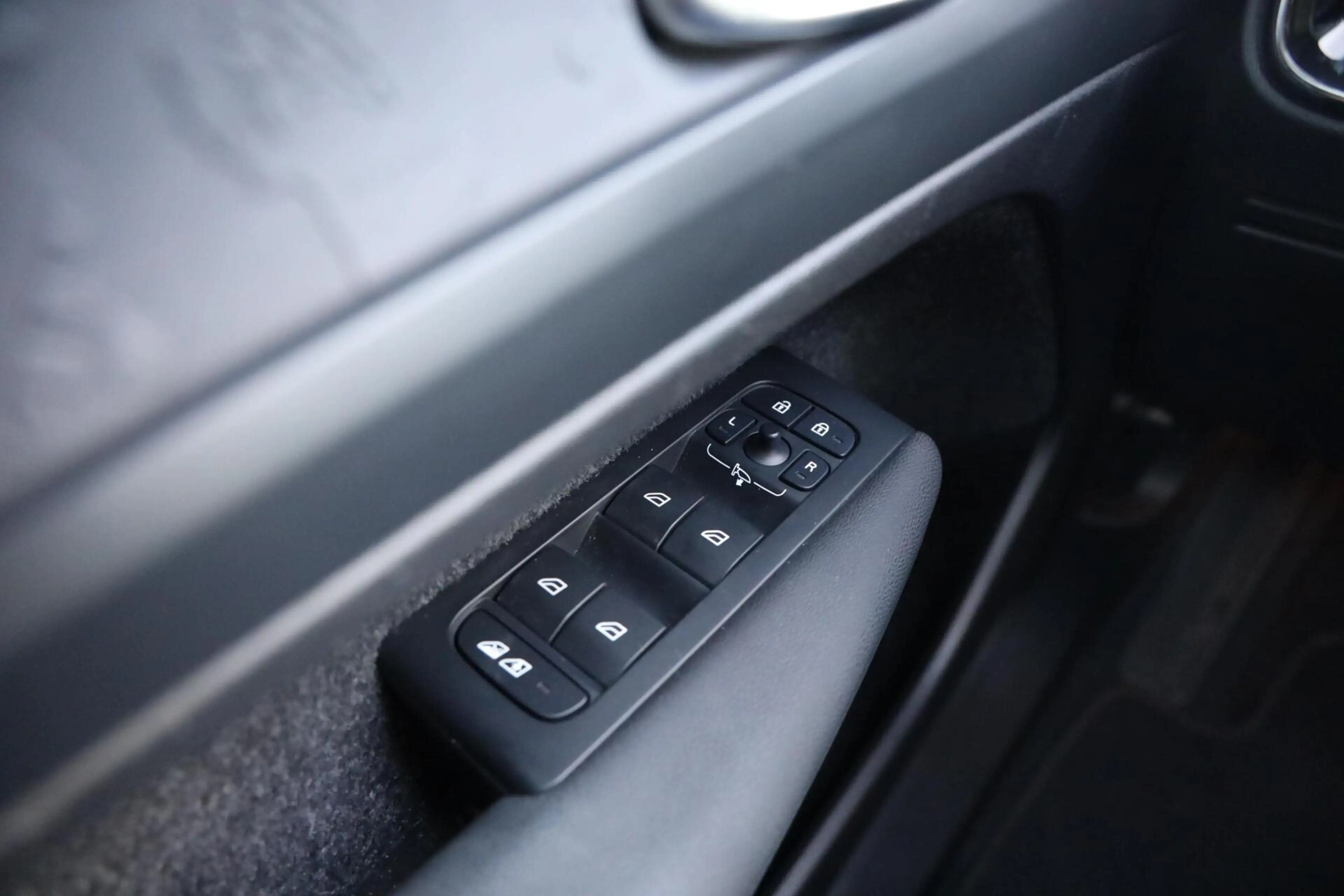 Volvo C40 Recharge Core 69 kWh|Camera|Panoramadak|Carplay|Na — photo 14