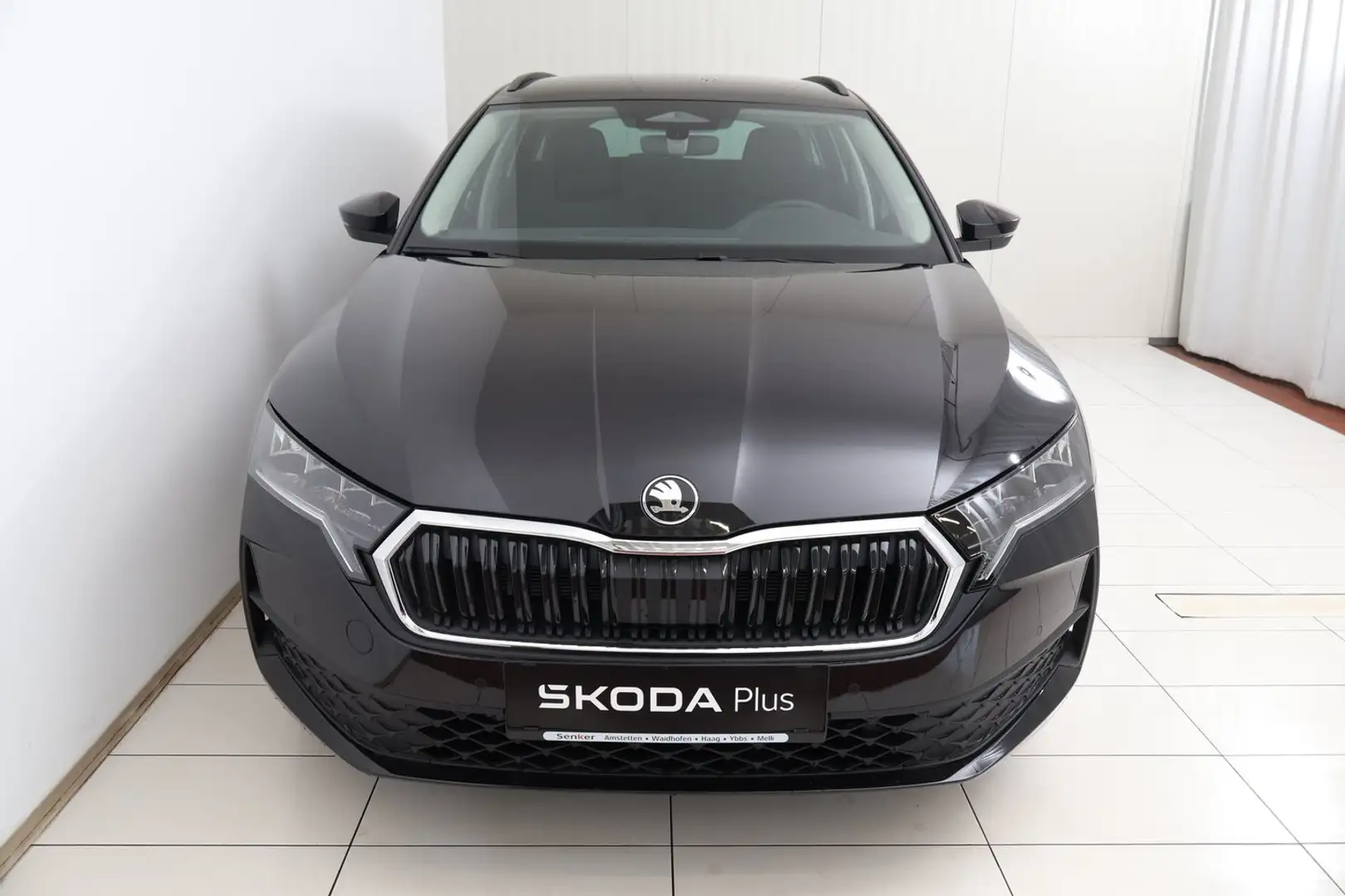 Skoda Octavia Essence TSI Schwarz - 2