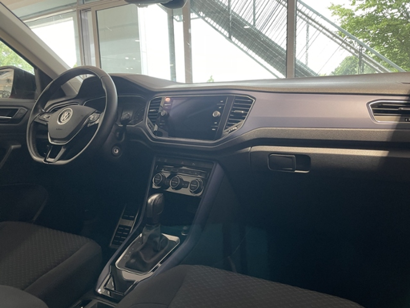 Volkswagen T-Roc 1.5 DSG United +NAVI+ACC+LED+PDC — photo 9