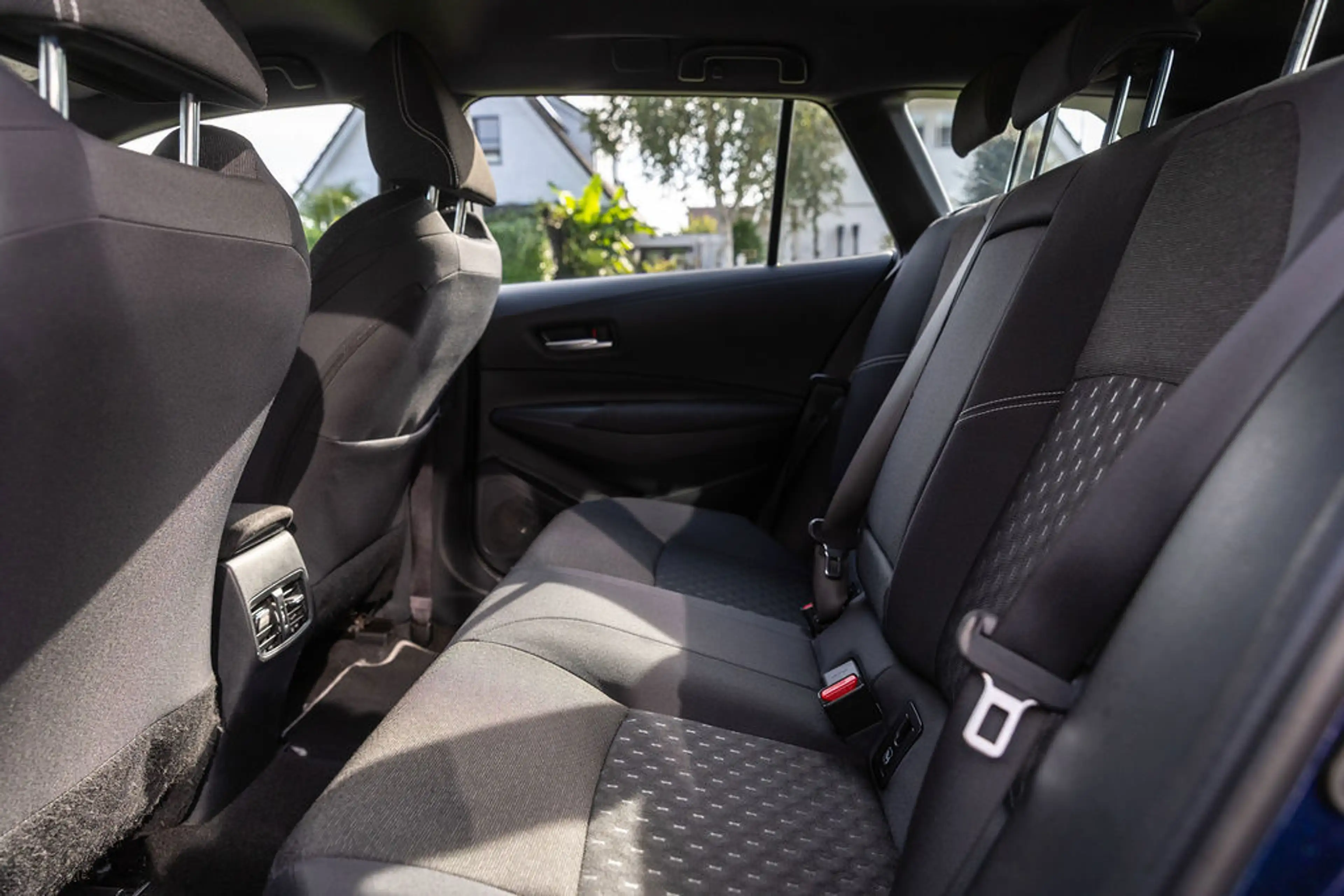 Toyota Corolla Touring Sports Hybrid 140 Dynamic | Dodehoek senso — photo 36
