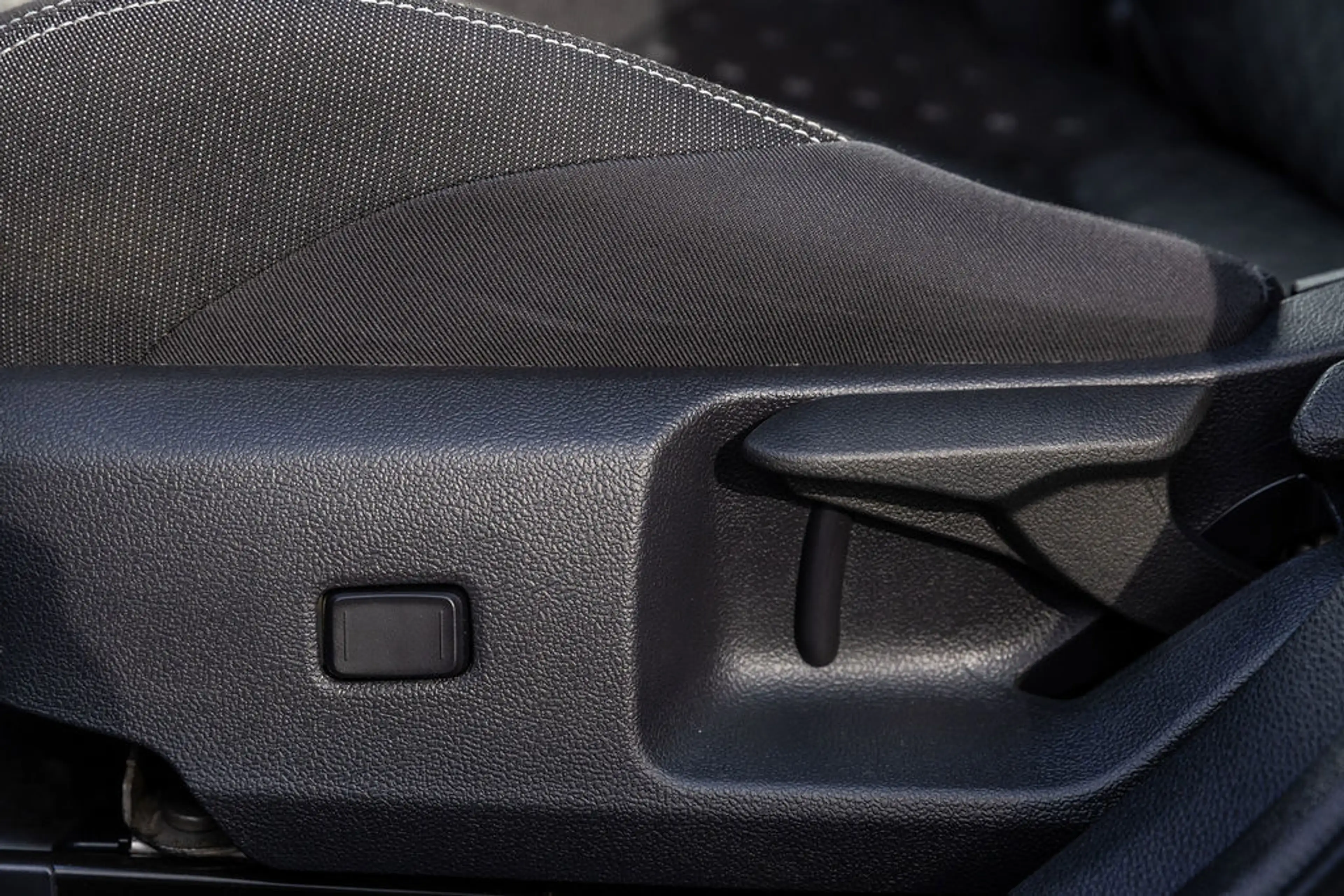 Toyota Corolla Touring Sports Hybrid 140 Dynamic | Dodehoek senso — photo 30