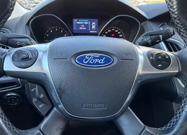 Ford Focus view 18