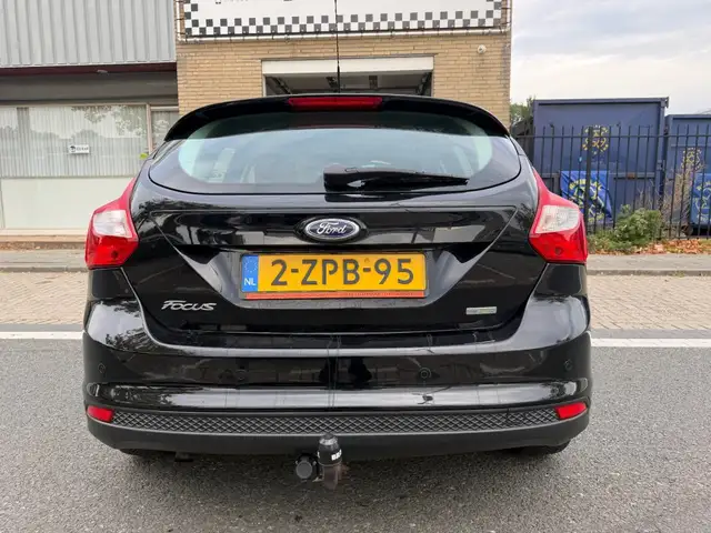 Ford Focus view 7