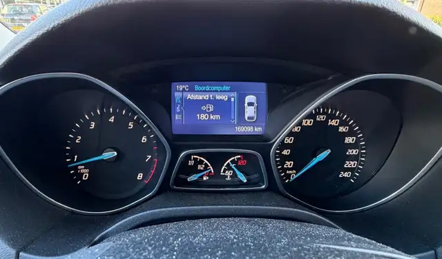 Ford Focus view 19