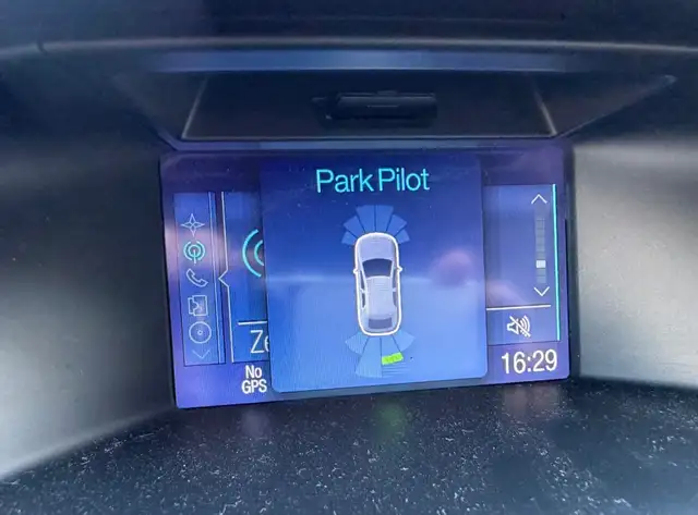 Ford Focus view 20
