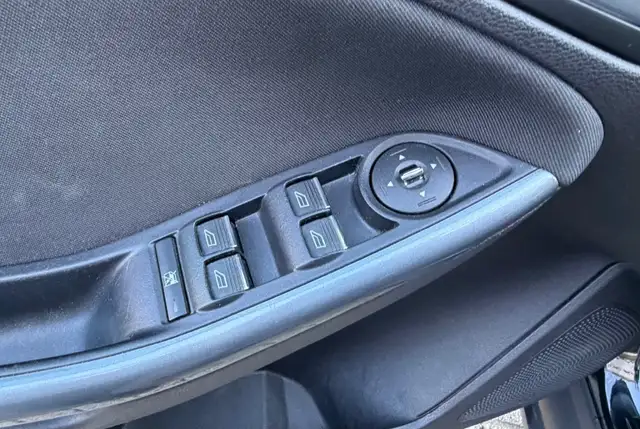 Ford Focus view 16
