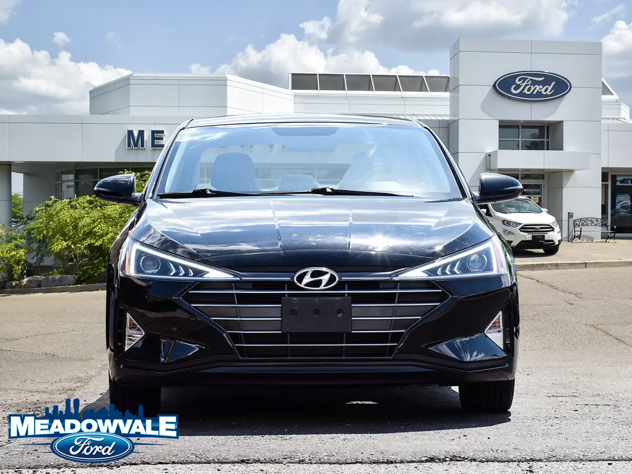 Hyundai ELANTRA photo Hyundai ELANTRA
