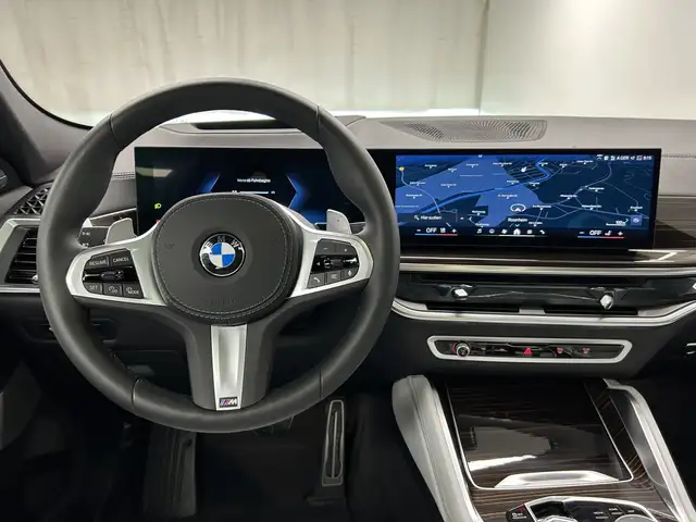 BMW X6 view 25