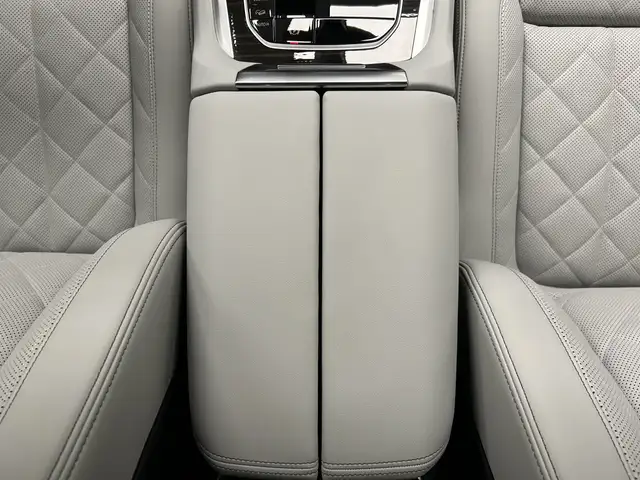 BMW X6 view 21