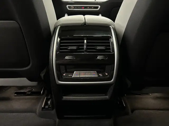 BMW X6 view 20