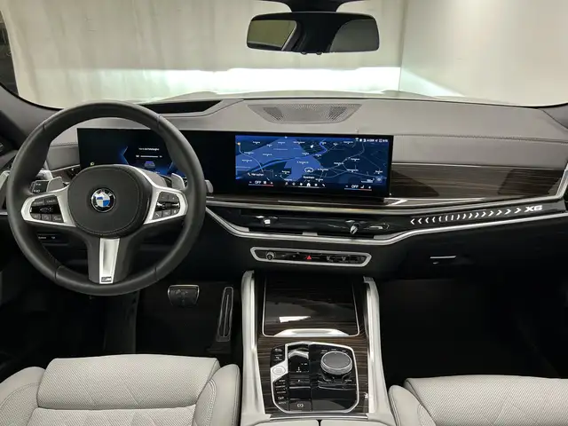 BMW X6 view 5