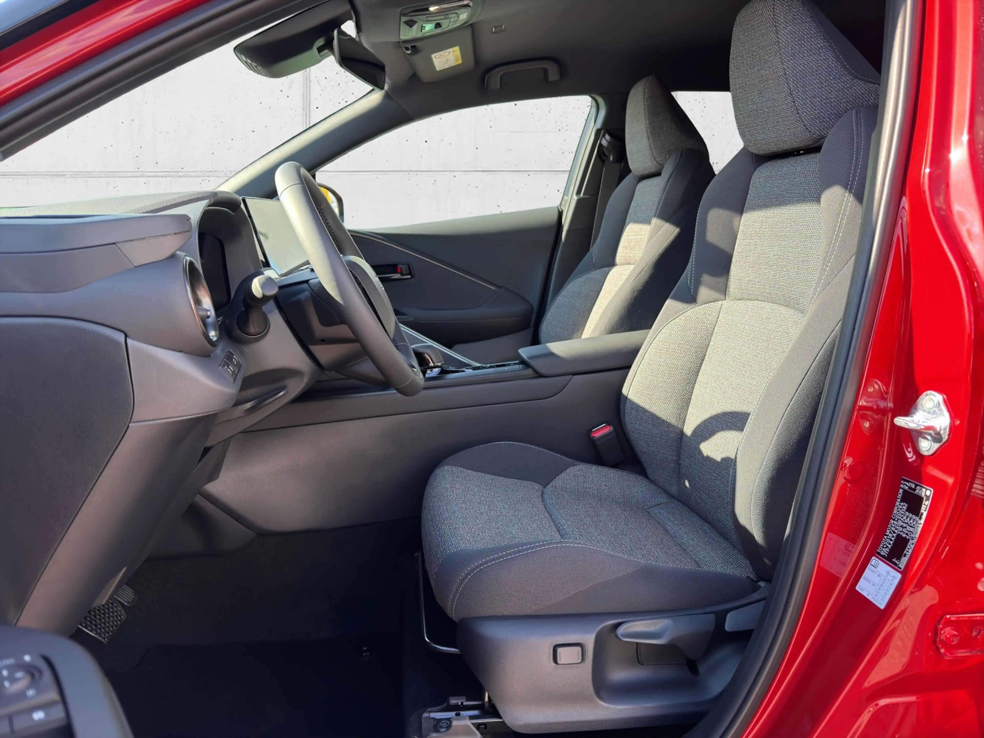 Toyota C-HR 2WD 1,8 VVT-i Hybrid Teamplayer TP 5t. — photo 7