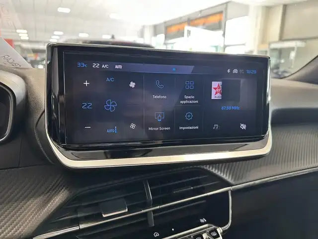 Peugeot 2008 view 13