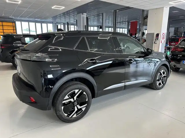 Peugeot 2008 view 3