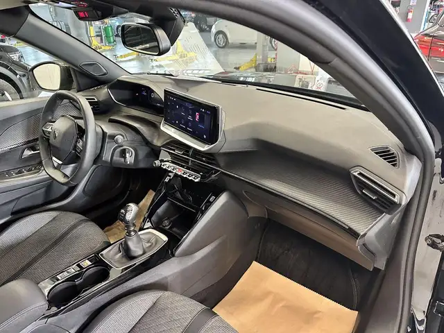 Peugeot 2008 view 20