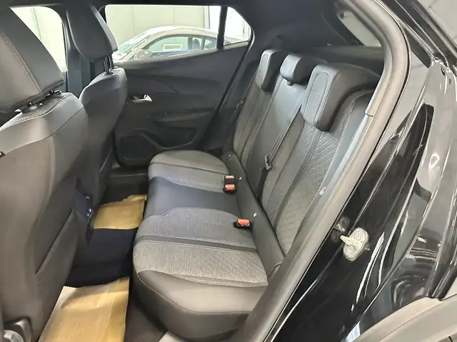 Peugeot 2008 view 16