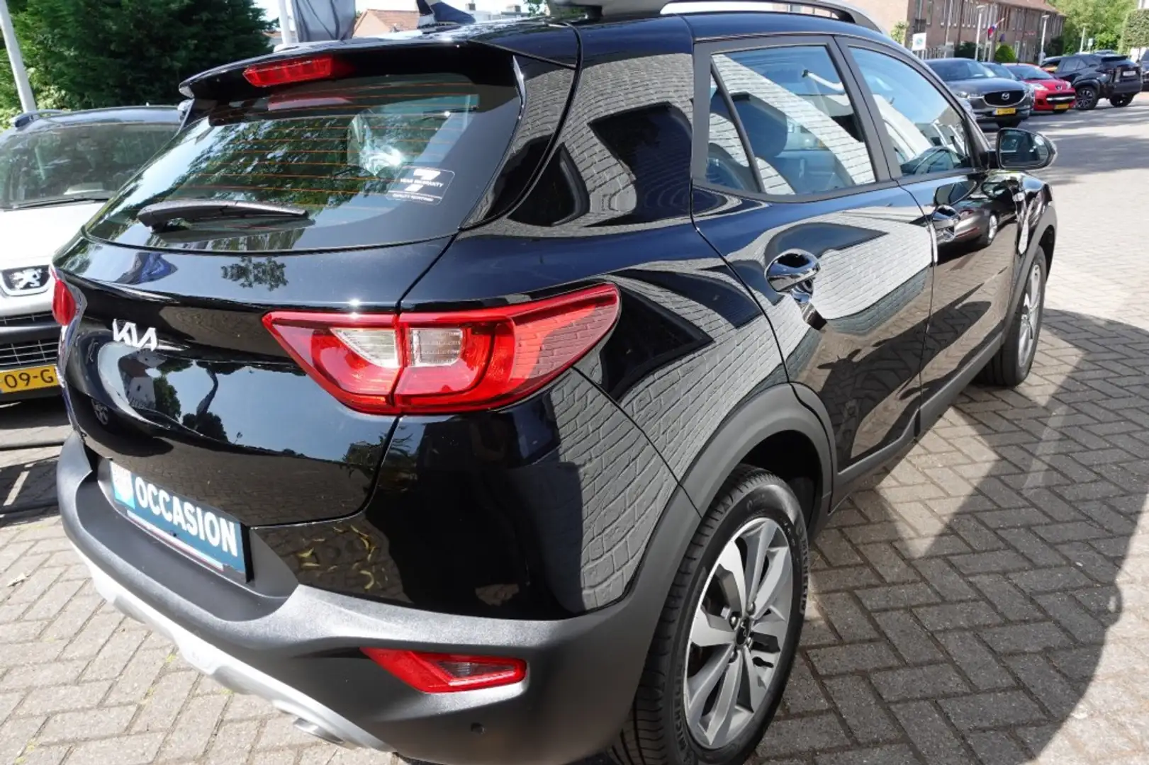 Kia Stonic 1.0 T-GDi 100PK DYNAMIC-LINE MILD HYBRIDE Zwart - 2