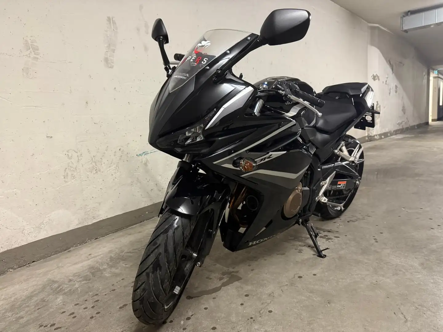 Honda CBR 500 R Schwarz - 2