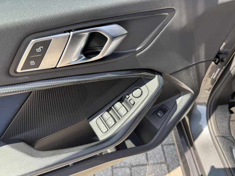 BMW 118 1-serie 118i Executive Automaat | M-Sport | Navi | — photo 9