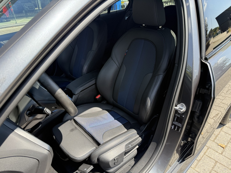 BMW 118 1-serie 118i Executive Automaat | M-Sport | Navi | — photo 11