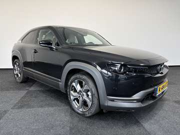 e-SkyActiv 1stEd SOH 92% Car play Head up display