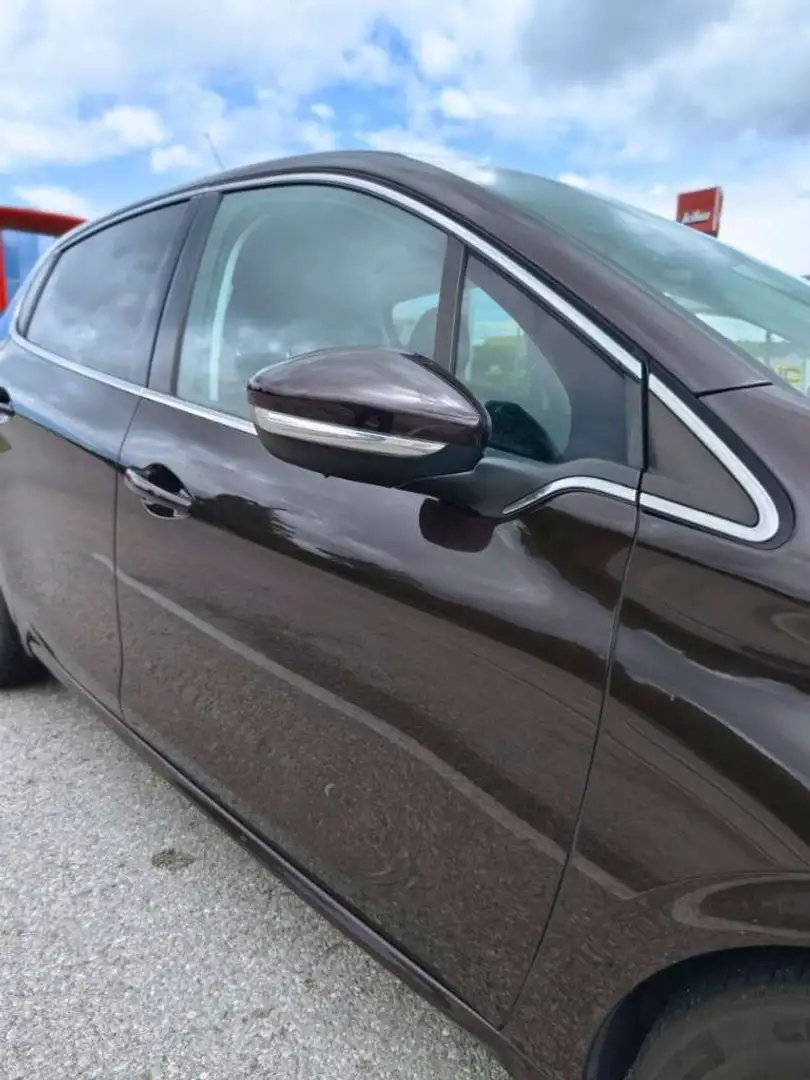 Peugeot 208 208 Active 1,4 VTi 95 Active Braun - 1