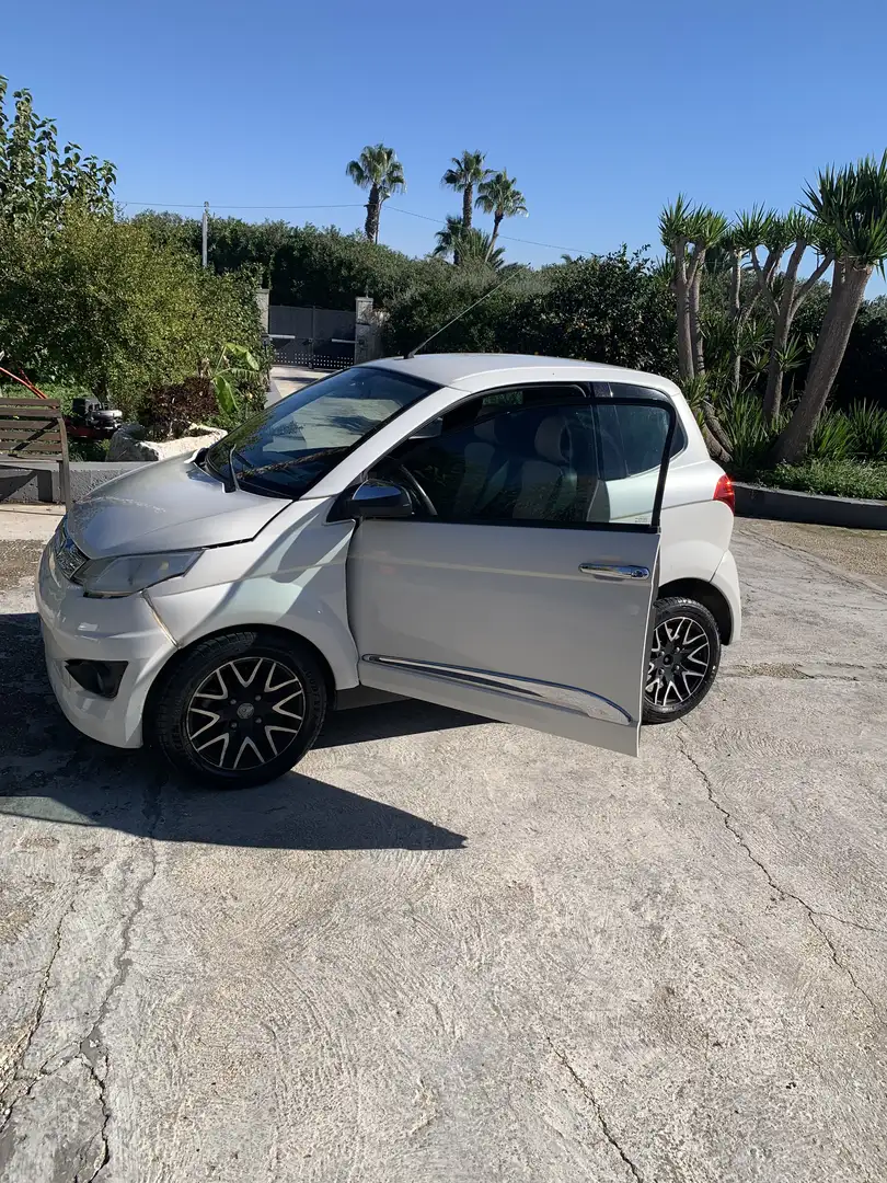 Aixam City pelle Weiß - 2