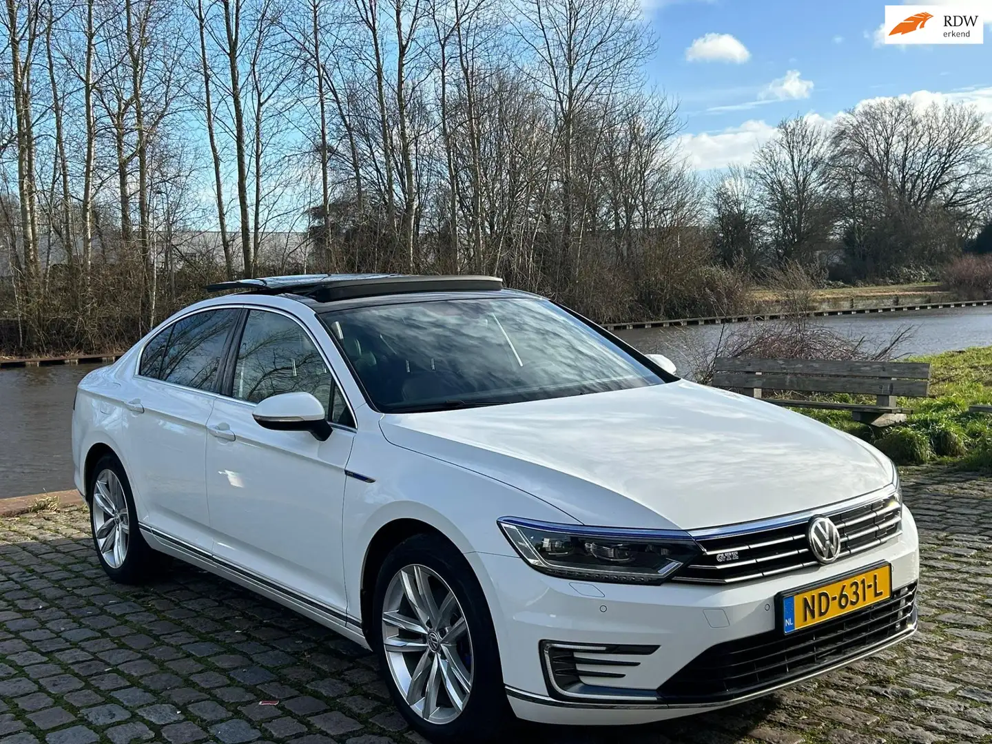 Volkswagen Passat 1.4 TSI GTE Connected Series Plus Nieuw staat Auto Wit - 1