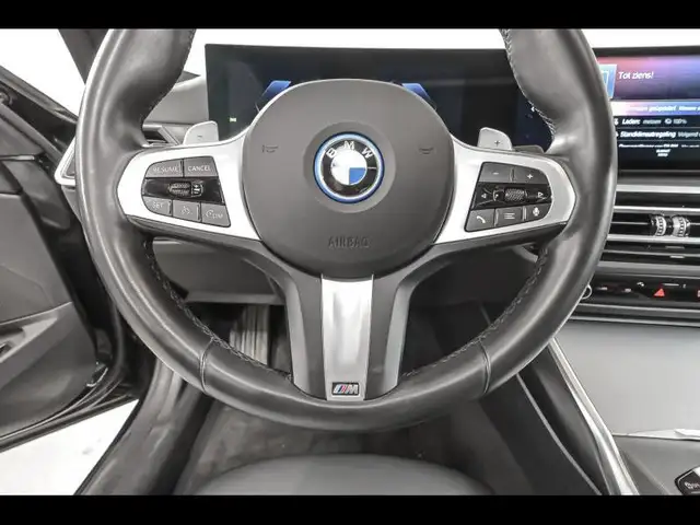 BMW 3 Series view 9