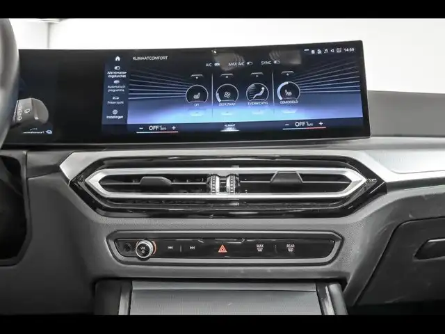 BMW 3 Series view 12