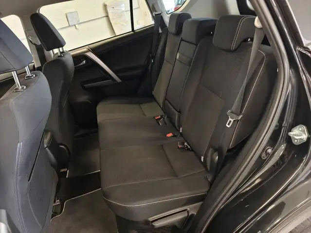 Toyota Rav4 view 9