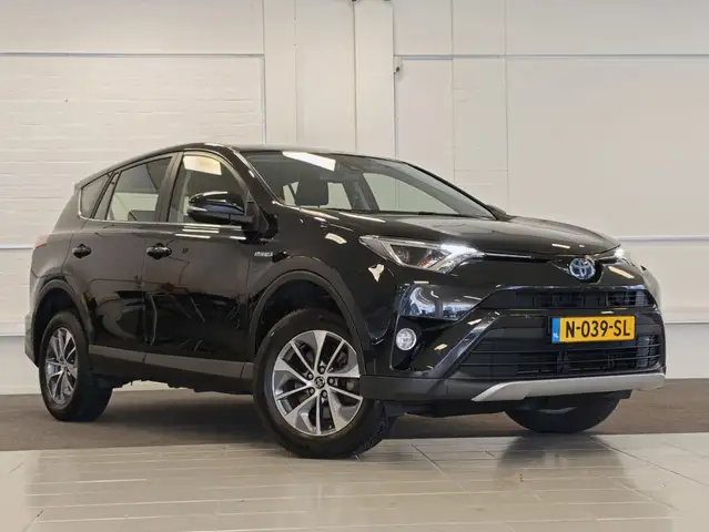 Toyota Rav4 view 2