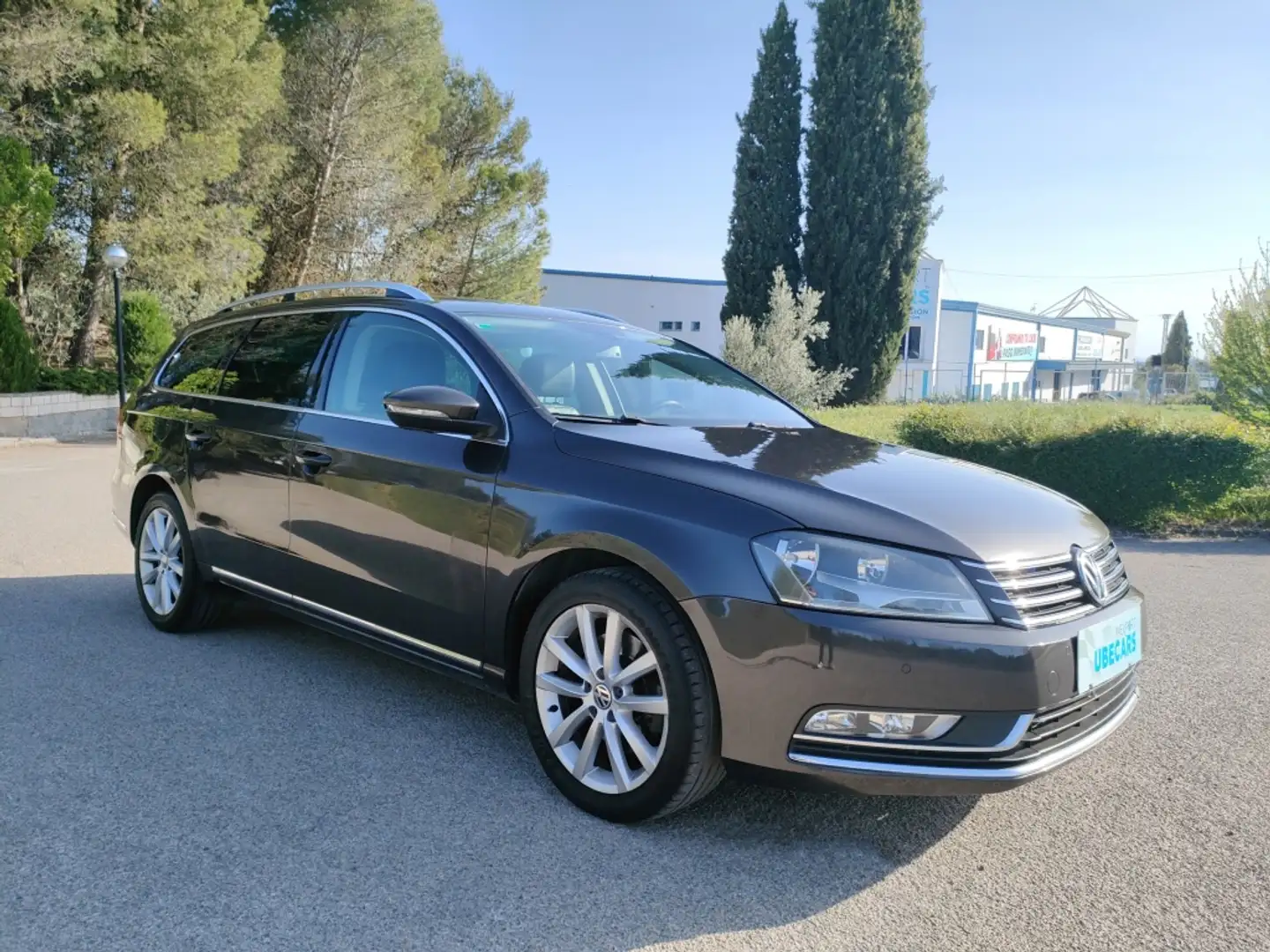 Volkswagen Passat Variant 1.6TDI CR Highline BMT Schwarz - 2