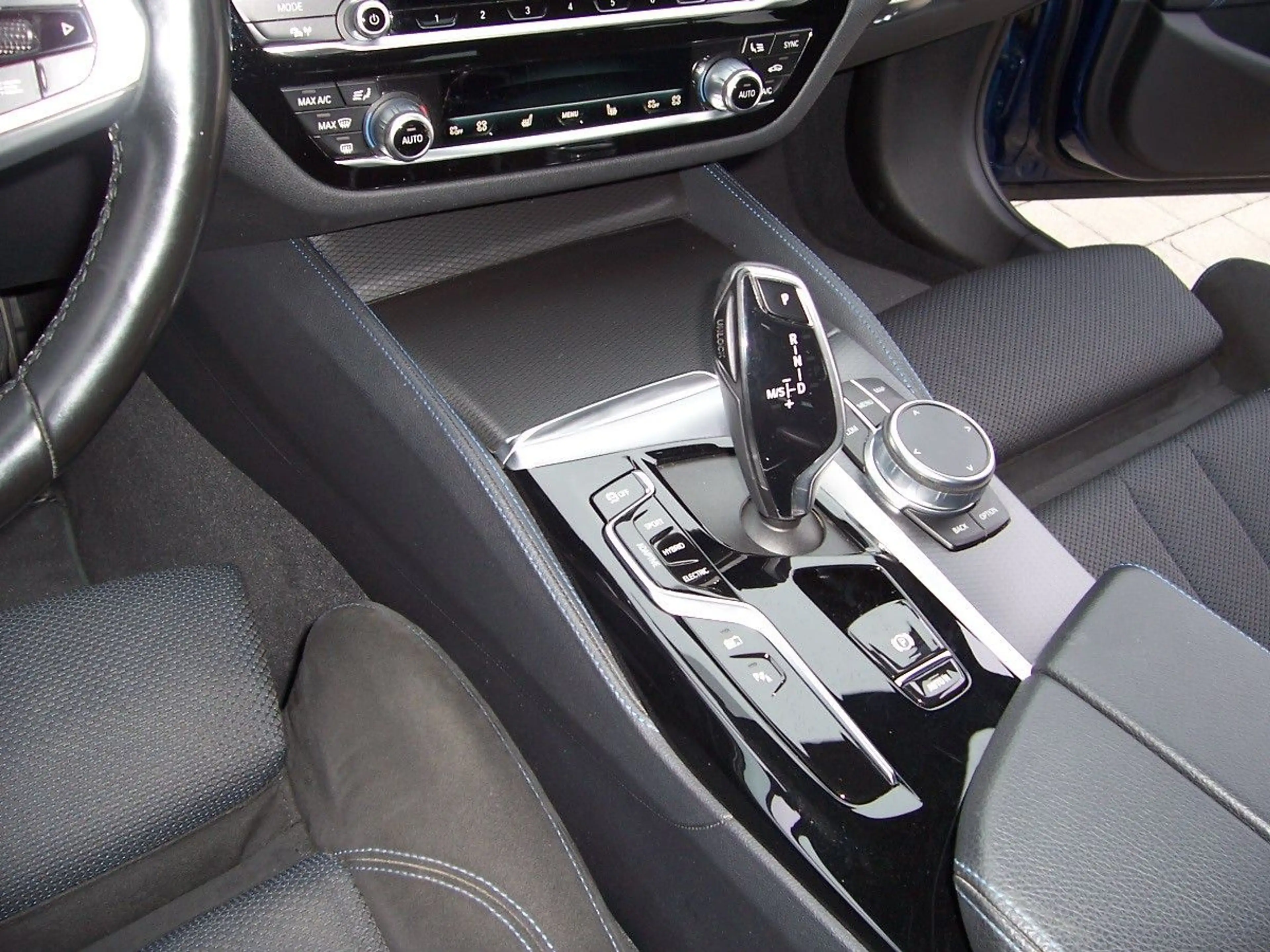 BMW 530 e xDrive M Sportpaket Head/ACC/Cam/AHK/Laser — photo 12