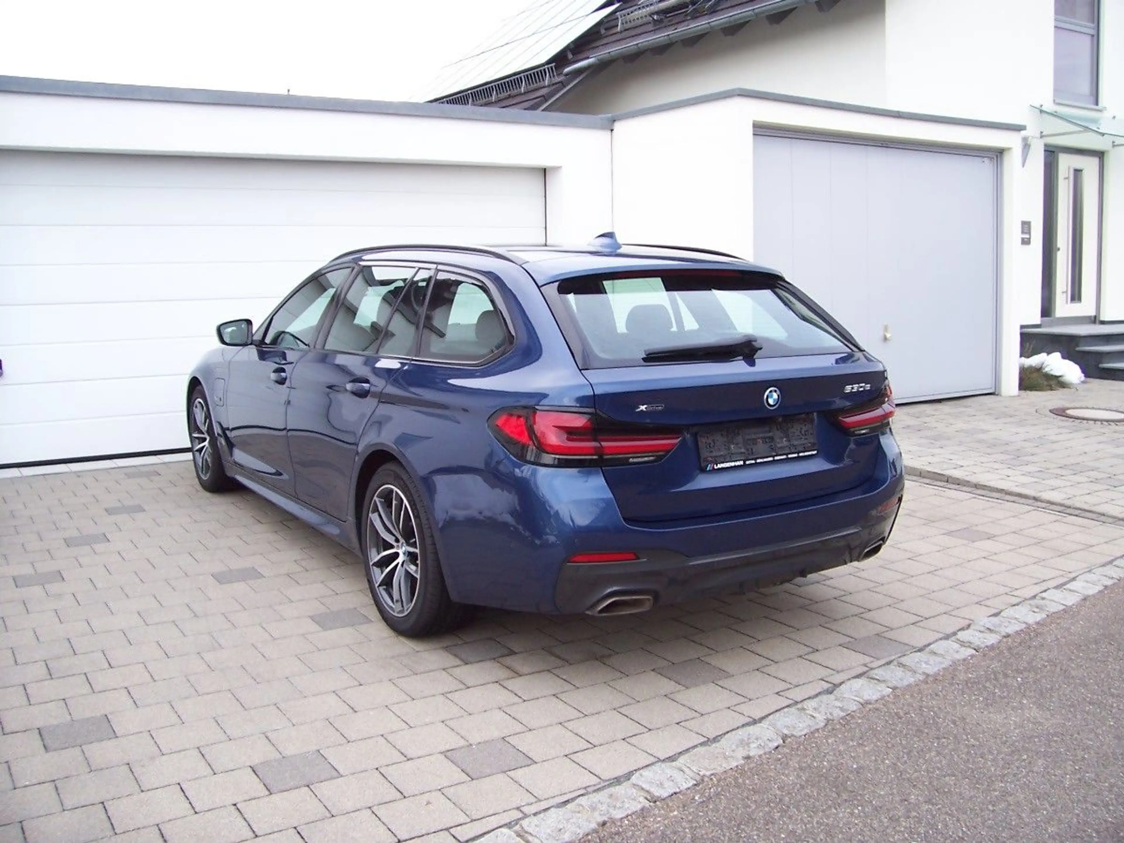 BMW 530 e xDrive M Sportpaket Head/ACC/Cam/AHK/Laser — photo 4