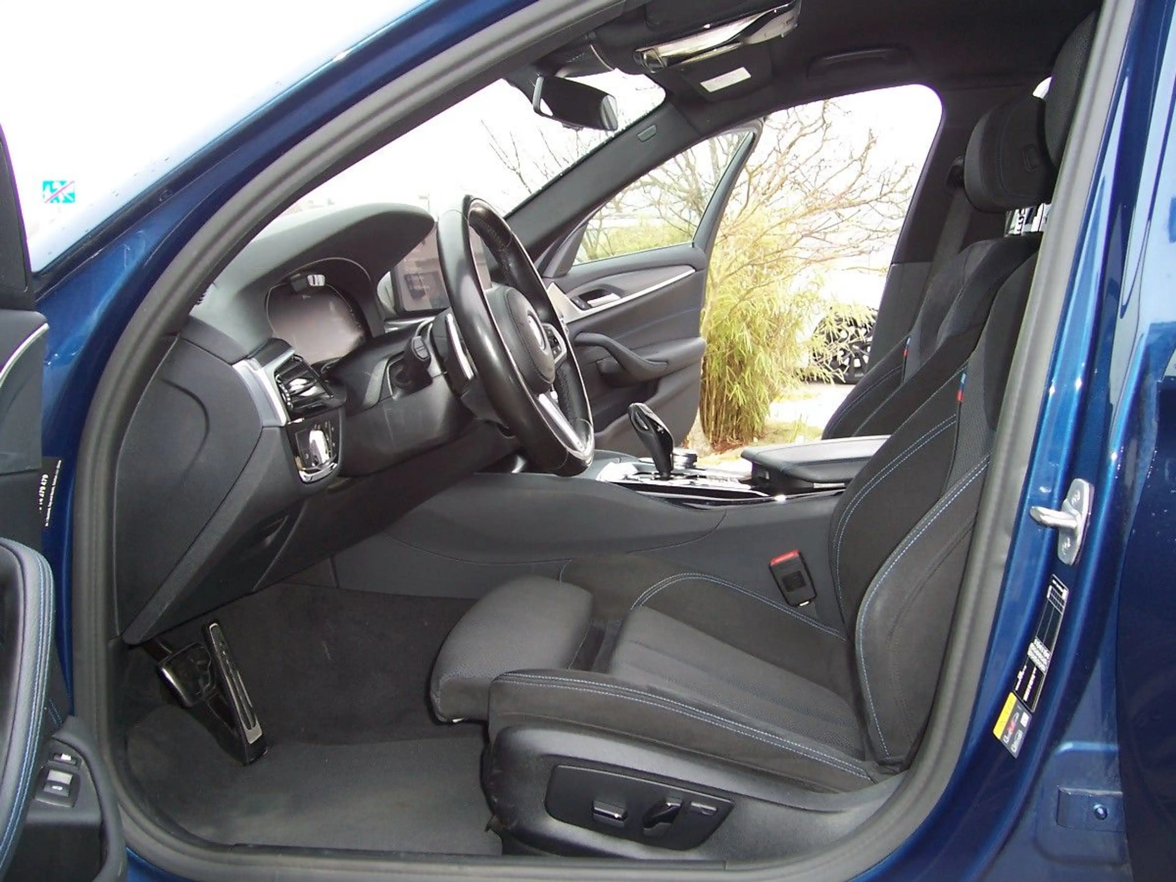 BMW 530 e xDrive M Sportpaket Head/ACC/Cam/AHK/Laser — photo 7