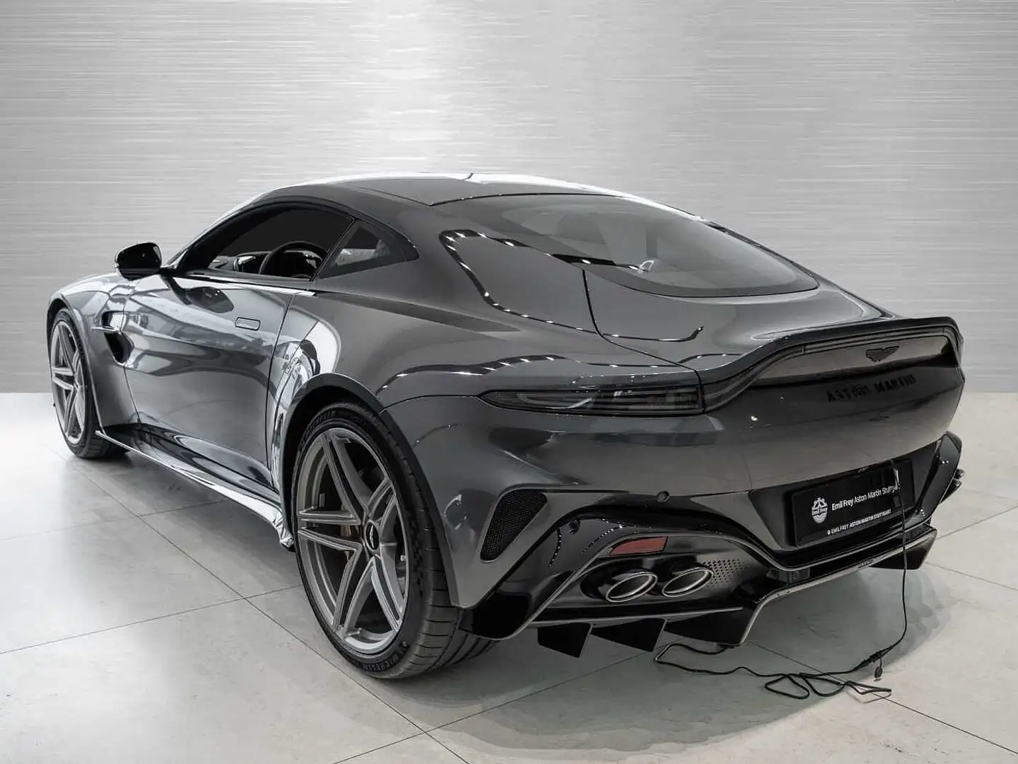 Aston Martin V8 Vantage Grau - 2