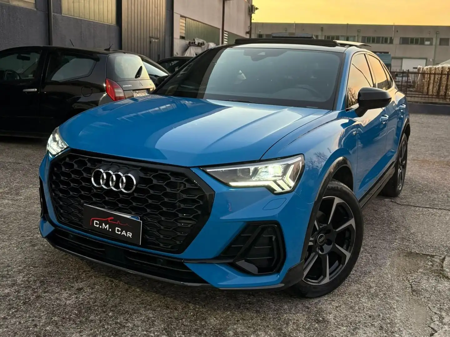 Audi Q3 Sportback 35 2.0 tdi S line edition s-tronic Blau - 2