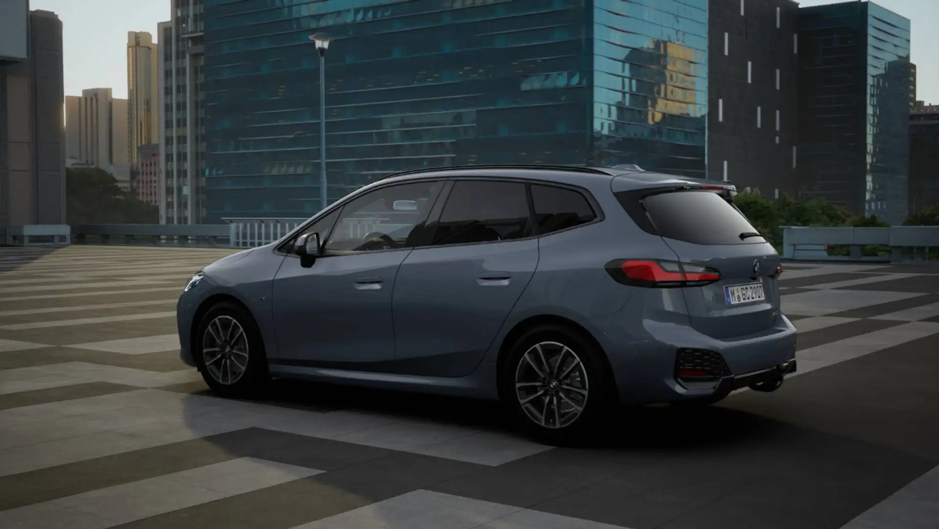 BMW 220 i Active Tourer ///M-Sport ACC PanoSD AHK HiFi H-K Schwarz - 2