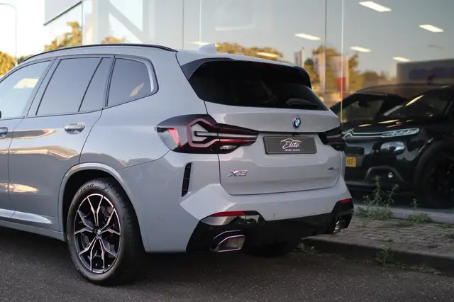 BMW X3 view 11