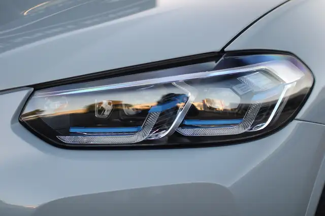 BMW X3 view 4