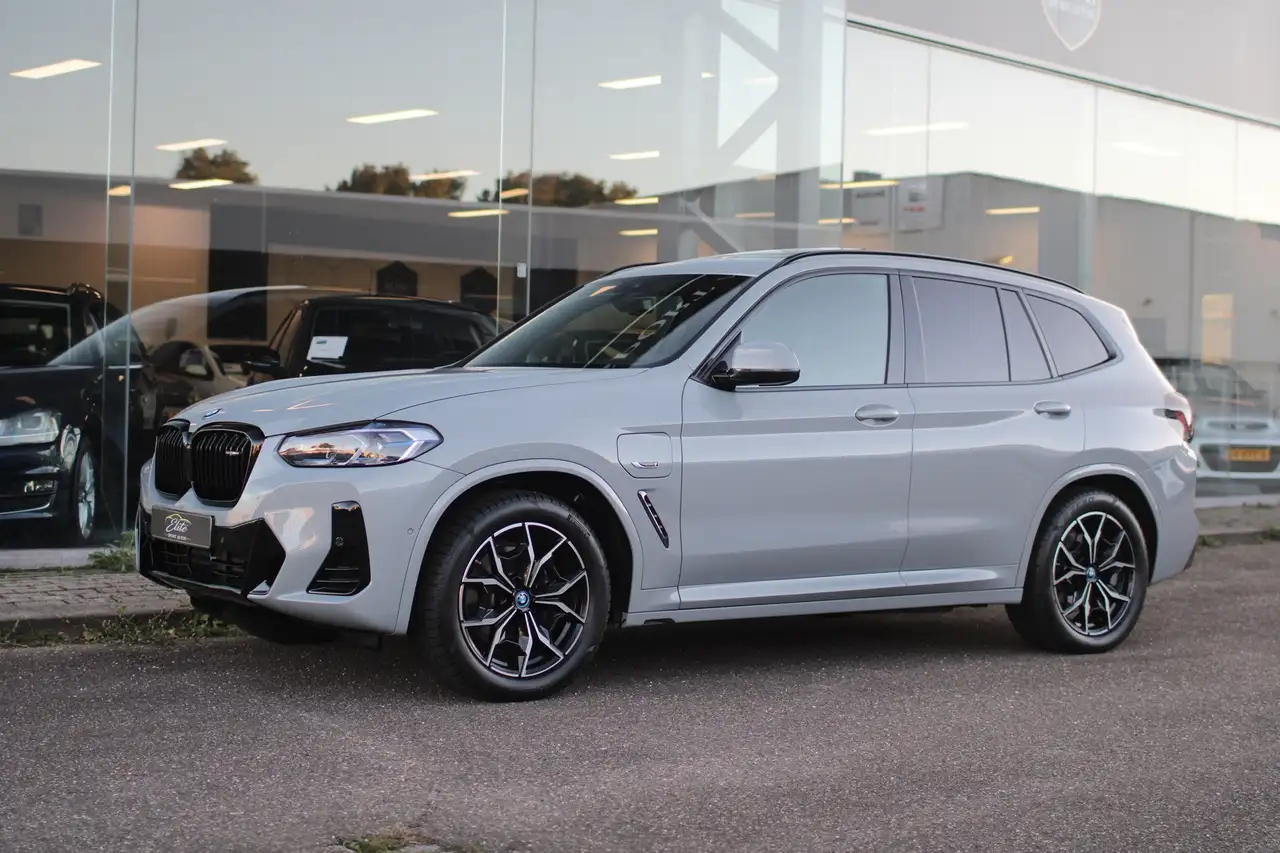 BMW X3 XDrive30e High Executive — photo 1 of 38