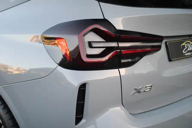 BMW X3 view 12
