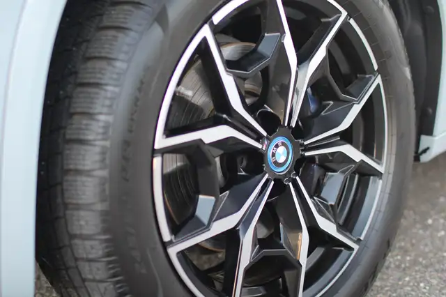 BMW X3 view 5