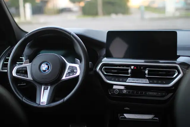 BMW X3 view 24