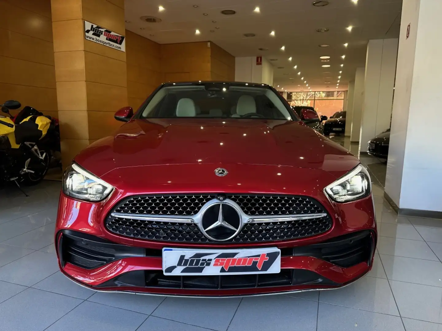 Mercedes-Benz C 200 9G-Tronic Rood - 2